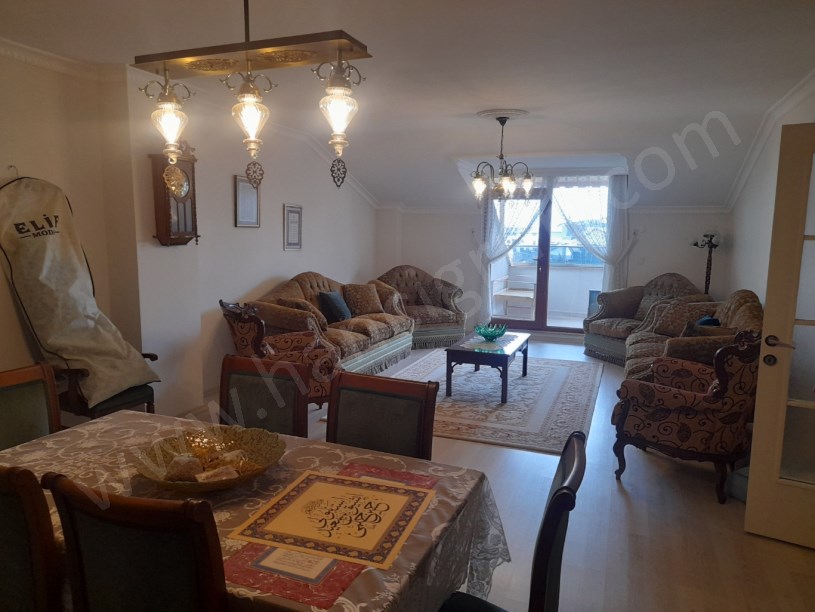 KAVAKLI MERKEZDE SİTE İÇERİSİNDE GENİŞ DUBLEKS SATILIK DAİRE 