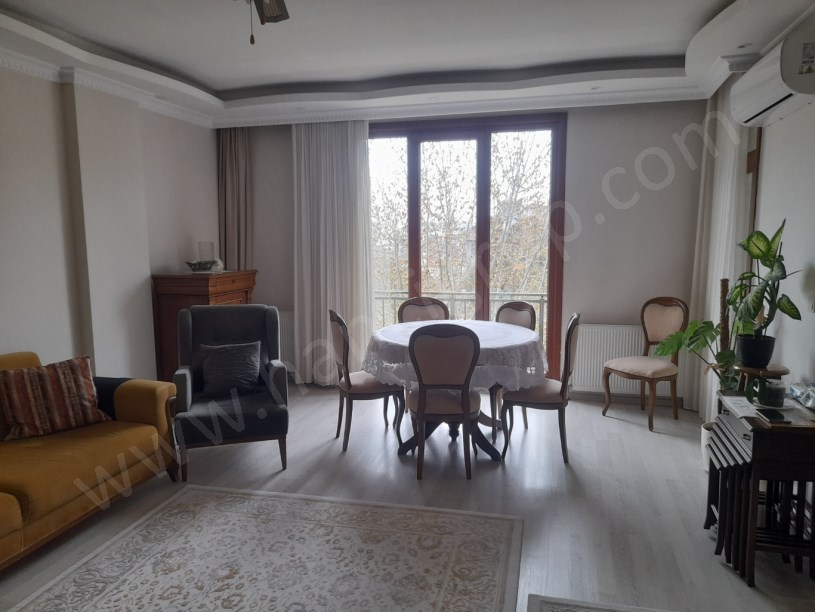 KAVAKLI MERKEZDE SİTE İÇERİSİNDE GENİŞ DUBLEKS SATILIK DAİRE 