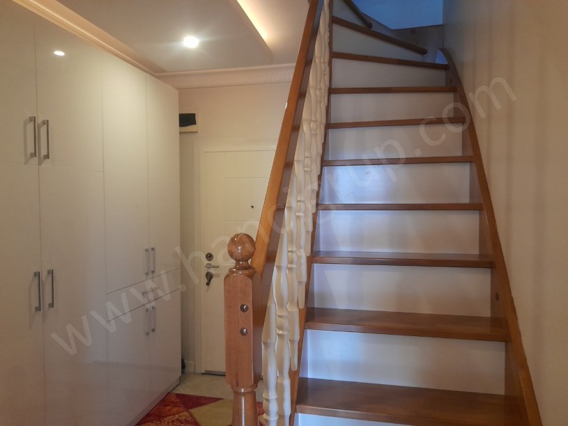 KAVAKLI MERKEZDE SİTE İÇERİSİNDE GENİŞ DUBLEKS SATILIK DAİRE 