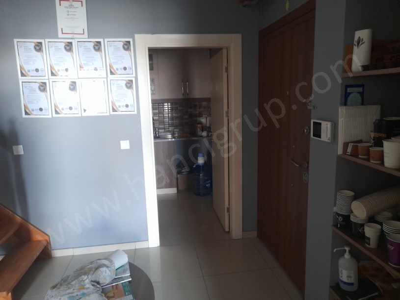 METROBÜSE YAKIN KİRALIK DUBLEKS 2+1 İŞYERİ OFİS