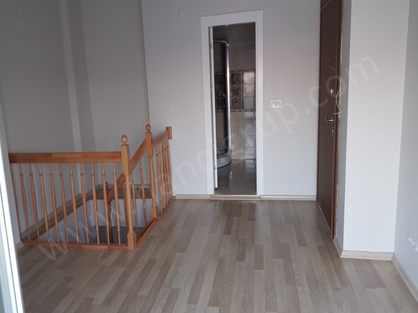 METROBÜSE YAKIN KİRALIK DUBLEKS 2+1 İŞYERİ OFİS