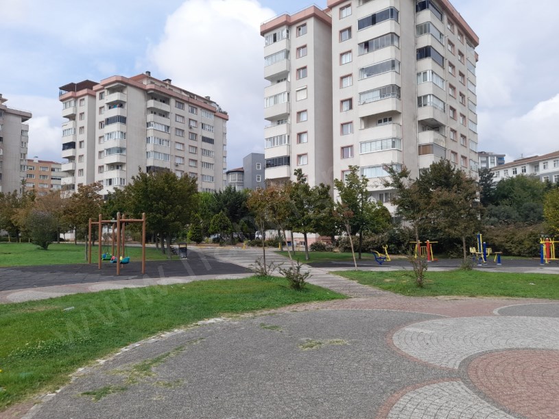BEYLİKDÜZÜ GELİŞİM SİTESİNDE GÜNEY CEPHE SATILIK 3+1 DAİRE