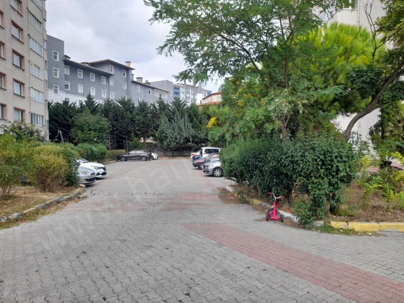 BEYLİKDÜZÜ GELİŞİM SİTESİNDE GÜNEY CEPHE SATILIK 3+1 DAİRE