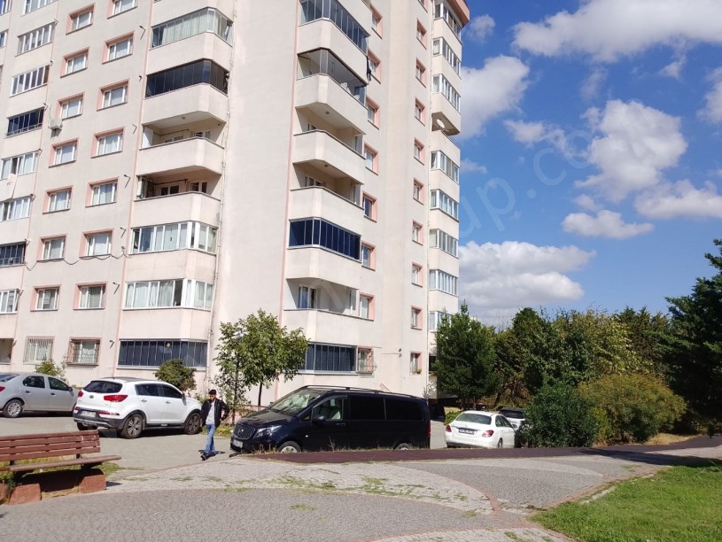 BEYLİKDÜZÜ GELİŞİM SİTESİNDE GÜNEY CEPHE SATILIK 3+1 DAİRE