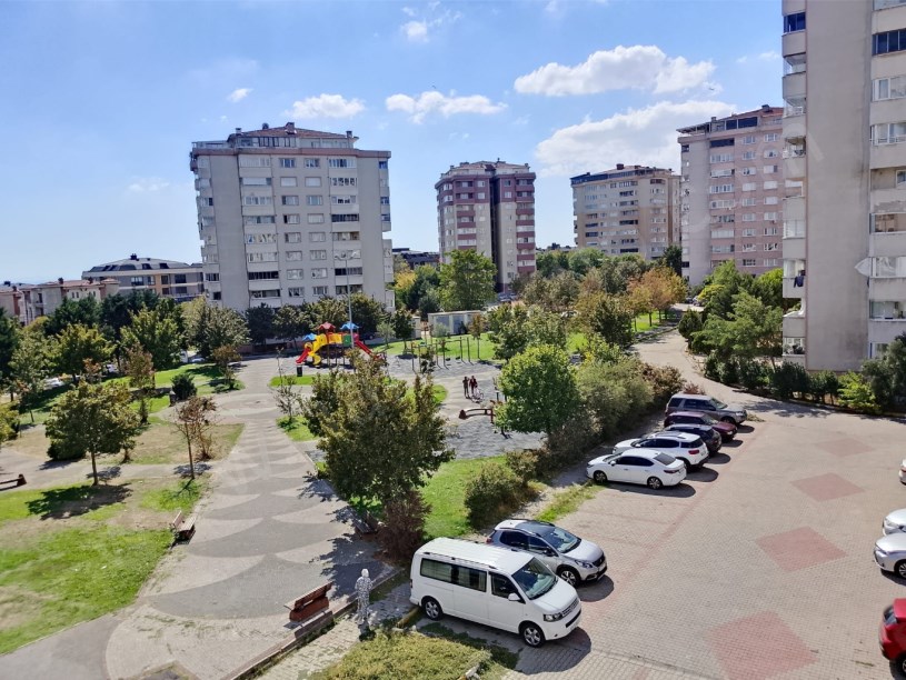 BEYLİKDÜZÜ GELİŞİM SİTESİNDE GÜNEY CEPHE SATILIK 3+1 DAİRE
