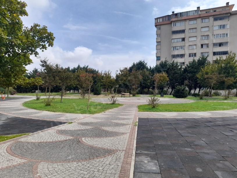 BEYLİKDÜZÜ GELİŞİM SİTESİNDE GÜNEY CEPHE SATILIK 3+1 DAİRE