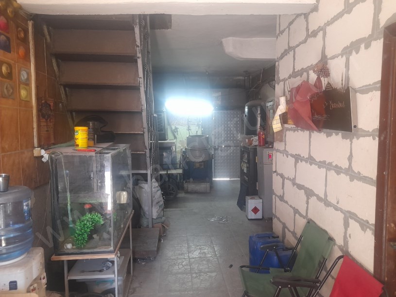 YENİKAPI DA SATILIK KOMPLE BİNA VE ARSASI