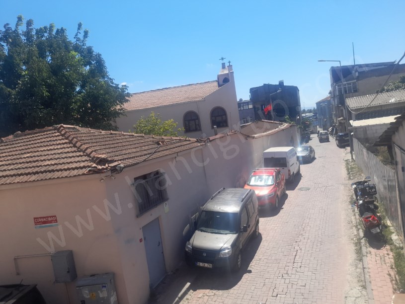 YENİKAPI DA SATILIK KOMPLE BİNA VE ARSASI