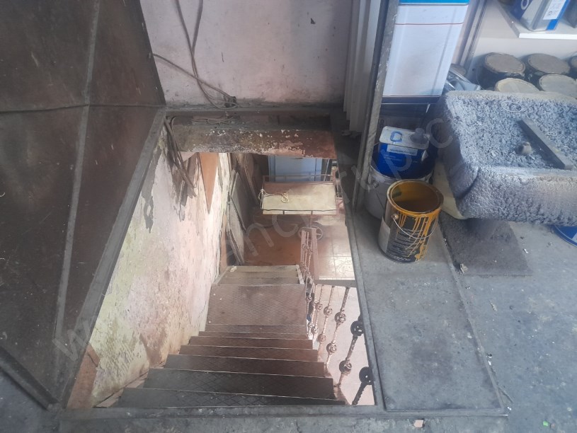 YENİKAPI DA SATILIK KOMPLE BİNA VE ARSASI