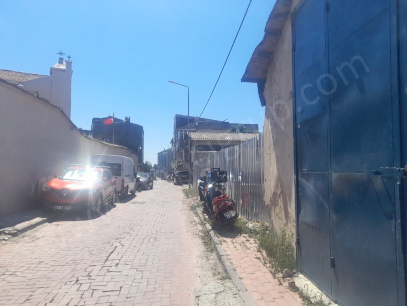 YENİKAPI DA SATILIK KOMPLE BİNA VE ARSASI