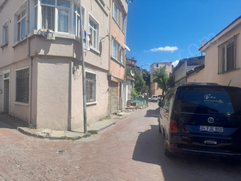 YENİKAPI DA SATILIK KOMPLE BİNA VE ARSASI
