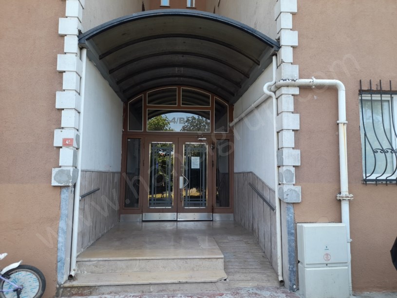 BEYLİKDÜZÜ KARDELEN SİTESİNDE SATILIK 3+1 DAİRE