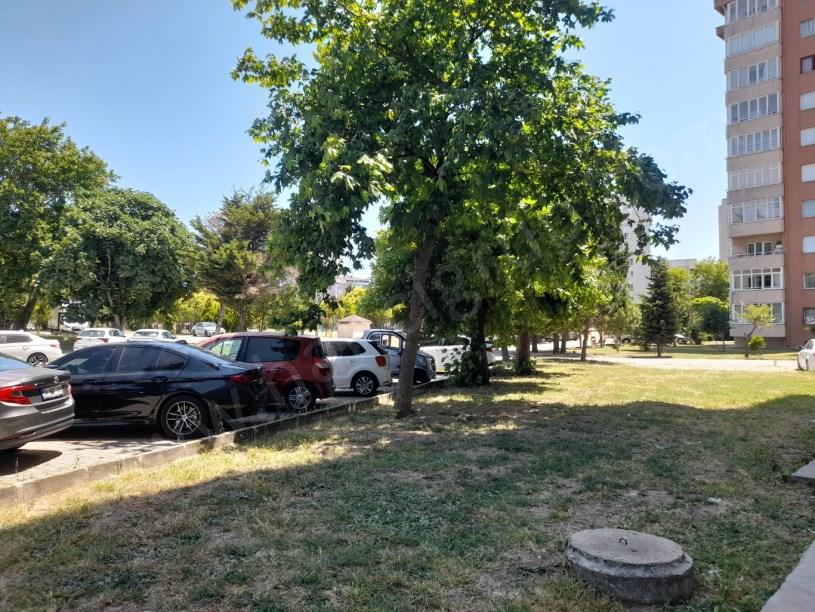 BEYLİKDÜZÜ KARDELEN SİTESİNDE SATILIK 3+1 DAİRE