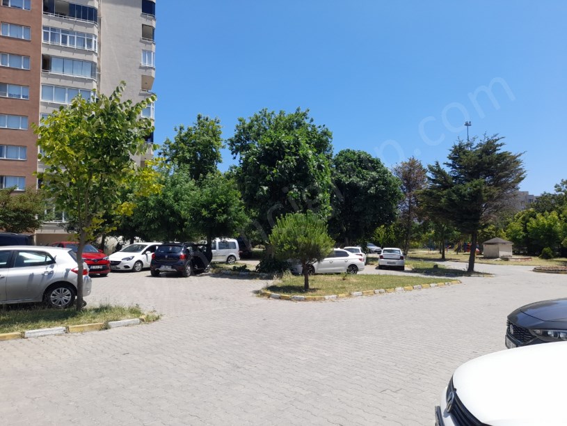 BEYLİKDÜZÜ KARDELEN SİTESİNDE SATILIK 3+1 DAİRE