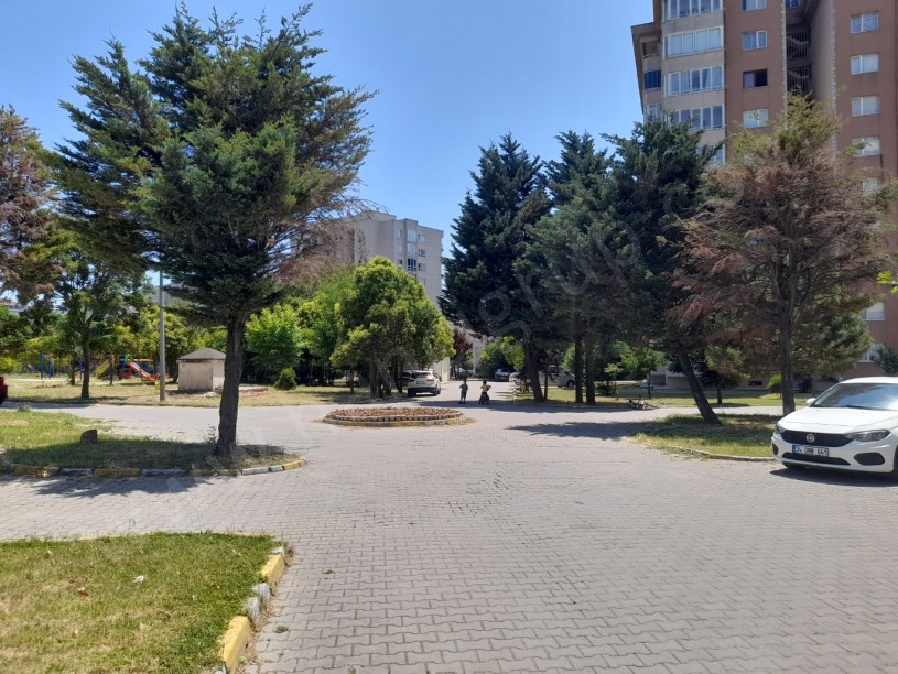 BEYLİKDÜZÜ KARDELEN SİTESİNDE SATILIK 3+1 DAİRE
