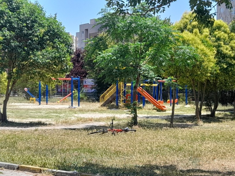 BEYLİKDÜZÜ KARDELEN SİTESİNDE SATILIK 3+1 DAİRE