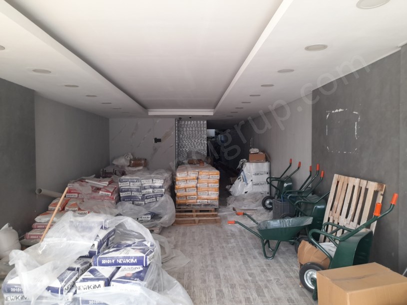 ESENYURT NECİP FAZIL KISAKÜREK CAD. KİRALIK DEPOLU DÜKKAN