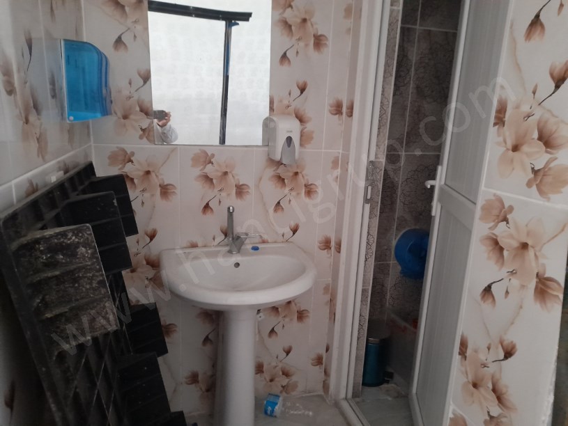 ESENYURT NECİP FAZIL KISAKÜREK CAD. KİRALIK DEPOLU DÜKKAN