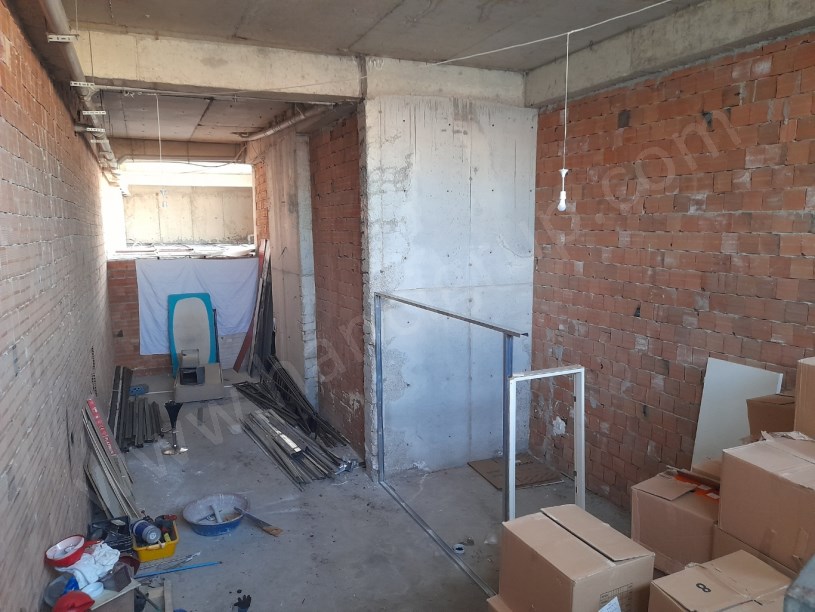 ESENYURT NECİP FAZIL KISAKÜREK CAD. KİRALIK DEPOLU DÜKKAN