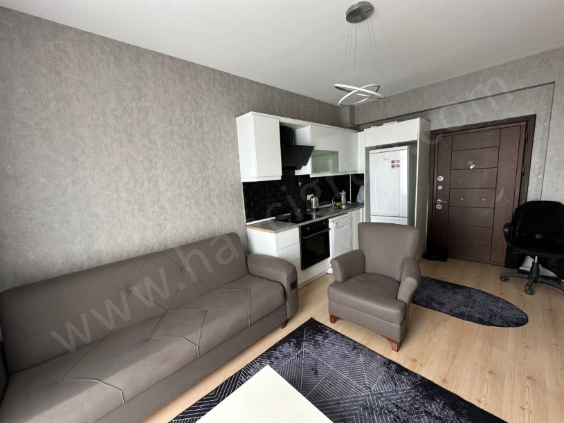ESENYURT METROBÜSE YAKIN KİRALIK EŞYALI 1+1 DAİRE