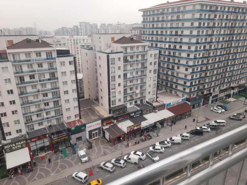 ESENYURT METROBÜSE YAKIN KİRALIK EŞYALI 1+1 DAİRE