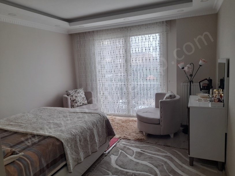 EKİNOBA MAHALLESİNDE E 5 KARAYOLUNA YAKIN KONUMDA SATILIK 2+1 DAİRE