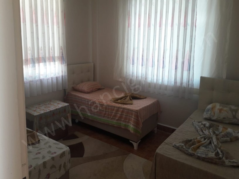 TEKİRDAĞ SÜLEYMANPAŞA KUMBAĞ DA MÜSTAKİL SATILIK ARSA VE  3 KATLI BİNA