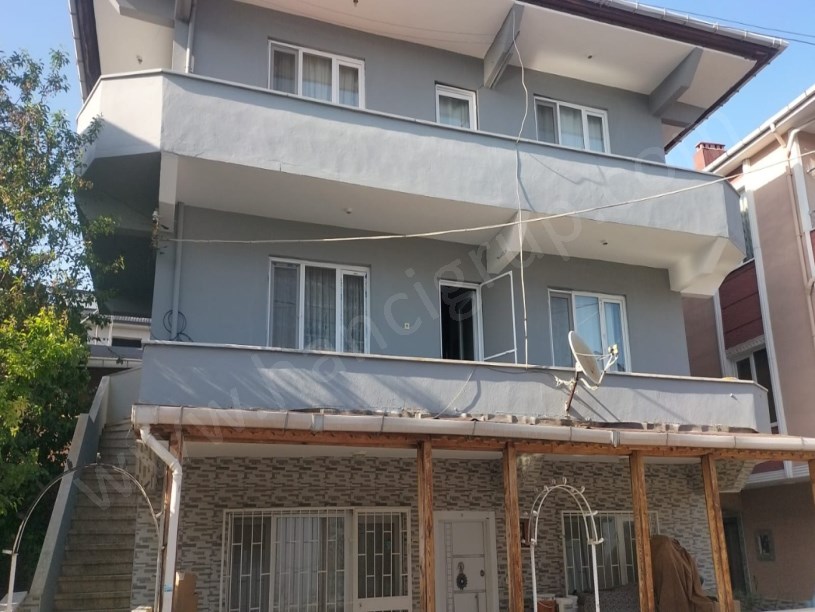 TEKİRDAĞ SÜLEYMANPAŞA KUMBAĞ DA MÜSTAKİL SATILIK ARSA VE  3 KATLI BİNA