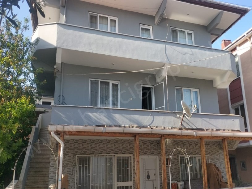 TEKİRDAĞ SÜLEYMANPAŞA KUMBAĞ DA MÜSTAKİL SATILIK ARSA VE  3 KATLI BİNA