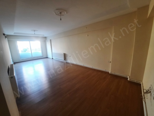 Zafer Mah. Nazilli Satılık Daire |  4+1 Oda | 190M2 5.000.000Tl  Krediye Uygun  | 2. Kat | Doğalgaz(Kombi) | 2 Banyo | 4 Yatak Odası Resim-3