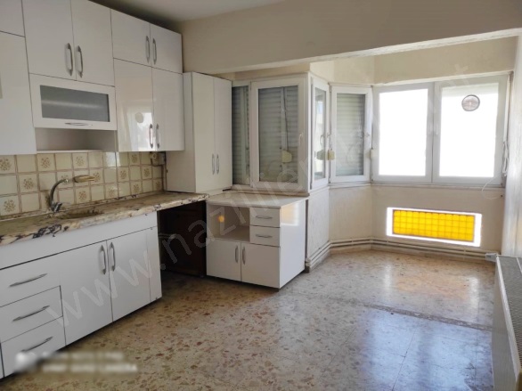 Yeni Mah. Nazilli Satılık Daire |  3+1 Oda | 150M2 2.600.000Tl  Krediye Uygun  | 4. Kat | Doğalgaz(Kombi) | 1 Banyo | 3 Yatak Odası Resim-3