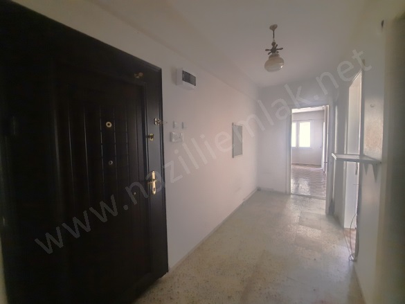 Altıntaş Mah. Nazilli Satılık Daire |  3+1 Oda | 140M2 2.500.000Tl  Krediye Uygun  | 3. Kat | 1 Banyo | 3 Yatak Odası Resim-2