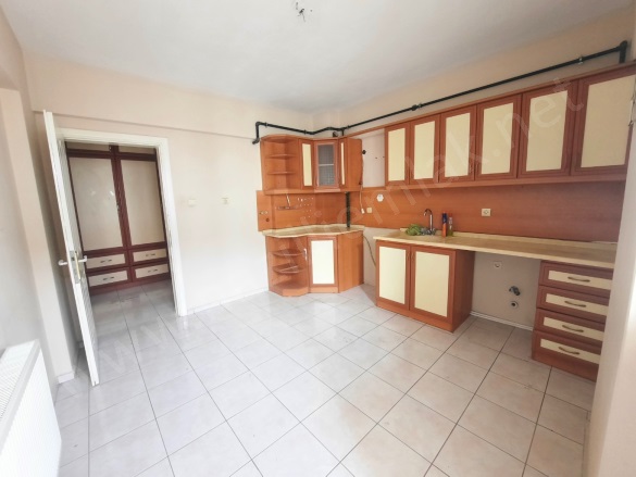 Zafer Mah. Nazilli Kiralık Daire |  3+1 Oda | 135M2 Aylık 15.000Tl | 3. Kat | Doğalgaz(Kombi) | 1 Banyo | 3 Yatak Odası Resim-5