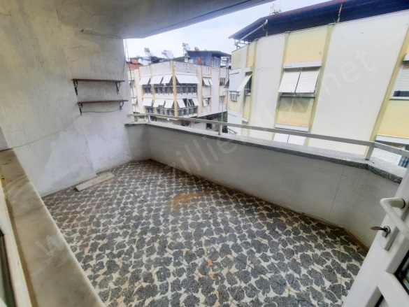 Zafer Mah. Nazilli Kiralık Daire |  3+1 Oda | 130M2 Aylık 16.000Tl | 3. Kat | Doğalgaz(Kombi) | 1 Banyo | 3 Yatak Odası Resim-5