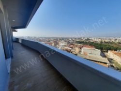 Nazilli Yeni Mah. Satılık Daire 3+1 219 M2 | 8. Kat | Merkezi Isınma | 2 Banyo | 3 Yatak Odası