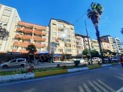 Hürriyet Caddesinde Dörtyola Yakın Deprem Yön Uygun Asansörlü 3 Kat 3+1 Satılık Daire Nazilli Şirinevler Mah