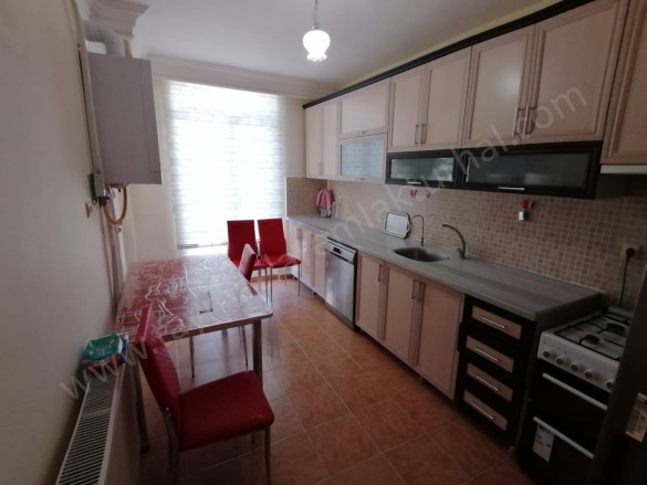 Cumhuriyet Mah. Turhal Kiralık Daire |  140M2 Yıllık 21.000Tl Eşyalı  | 2. Kat | Doğalgaz(Kombi) Resim-4