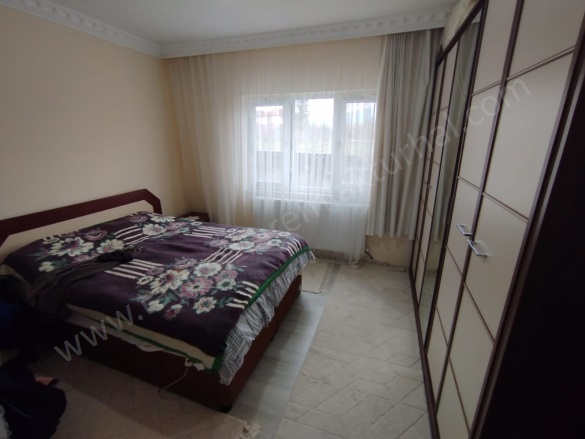 Boyacılar Mah. Turhal Kiralık Müstakil Ev |  130M2 Aylık 6.000Tl | 1. Kat | Doğalgaz(Kombi) | 1 Banyo | 3 Yatak Odası Resim-1