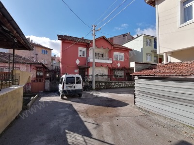 Bahçeli İki Katlı Ev Daireli Satılık Müstakil Turhal Yunus Emre Mah