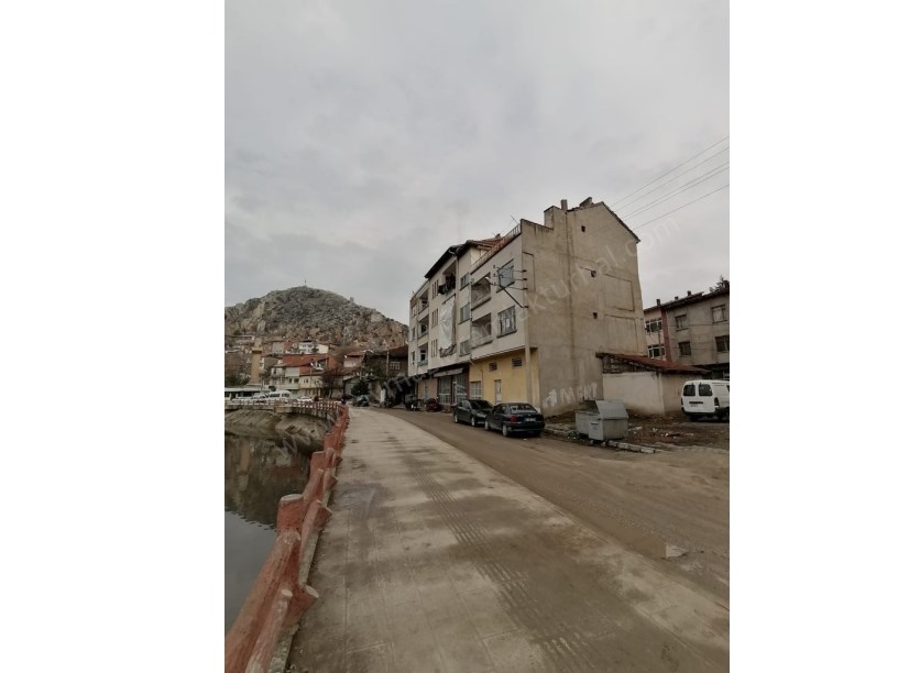 106 M2 ÜZERİ 1 DÜKKAN 3 DAİRE SATILIK PAZARLIKLI