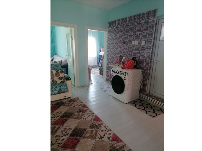 3 KATLI BAHÇELİ DOGAL GAZLI BİNA SATILIK  ARAÇLA TAKAS  OLUR