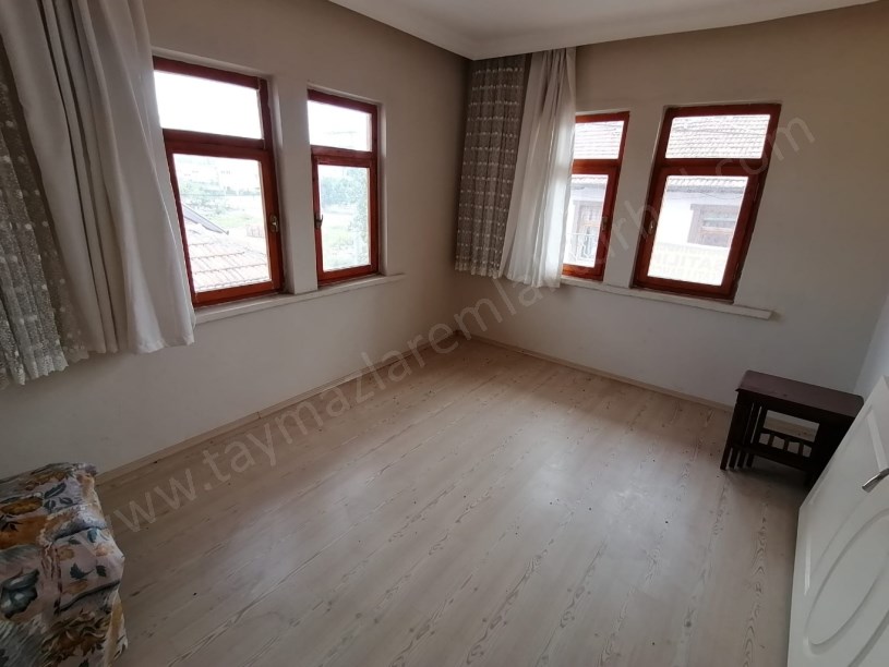 2 KATLI BAHÇELİ EV  278 M2  ARSA İLE BİRLİKTE SATILIK