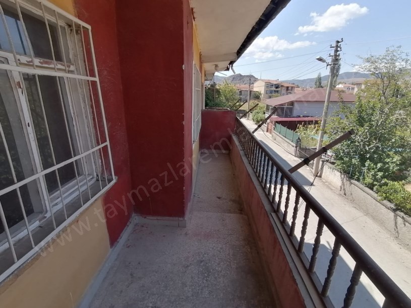201 M2  İÇİNDE  2 KATLI EV SATILIK