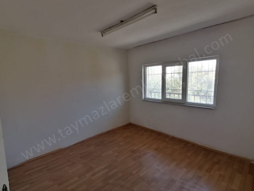 201 M2  İÇİNDE  2 KATLI EV SATILIK