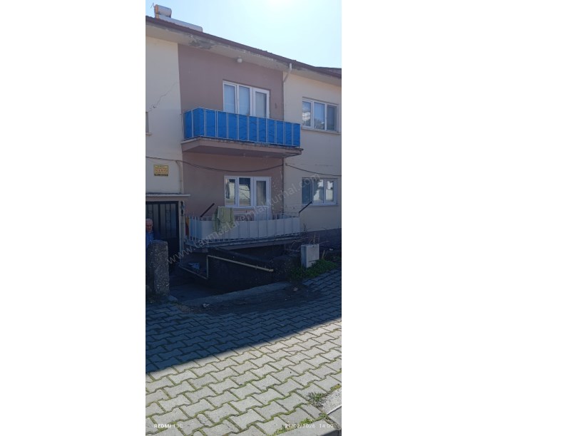 2. KAT  DAİRE  BAHÇELİ