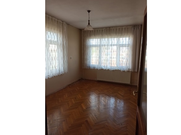 Emirgan Mah. Sarıyer Satılık Bina |  2+1 Oda | 600M2 34.000.000Tl  Krediye Uygun  | Kat Kaloriferi Resim-2