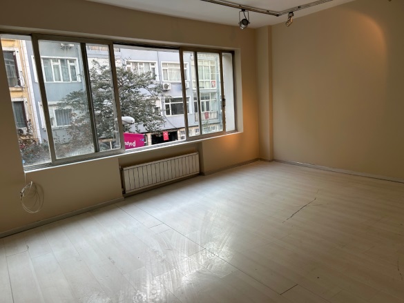 Muradiye Mah. Beşiktaş Kiralık Daire |  2+1 Oda | 110M2 Aylık 55.000Tl | 1. Kat | Kat Kaloriferi | 1 Banyo | 2 Yatak Odası Resim-4