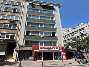 Beşiktaş Cadde Üzerinde Satılık Daire 