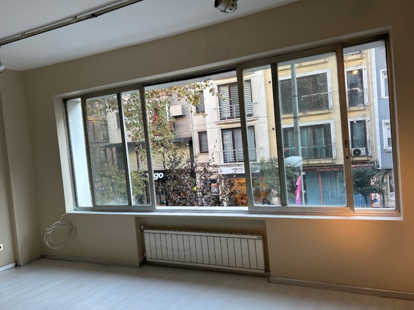 Beşiktaş Cadde Üzerinde Kiralık Daire