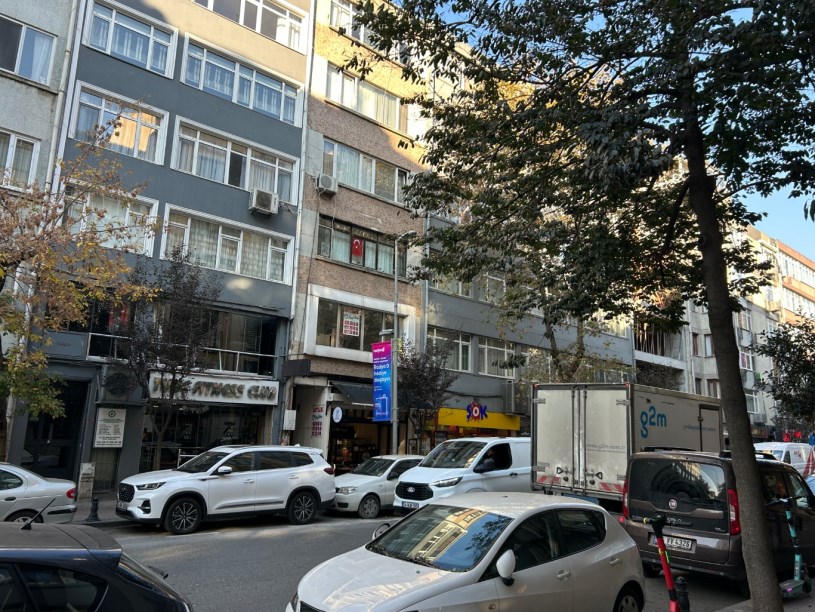Beşiktaş Cadde Üzerinde Kiralık Daire